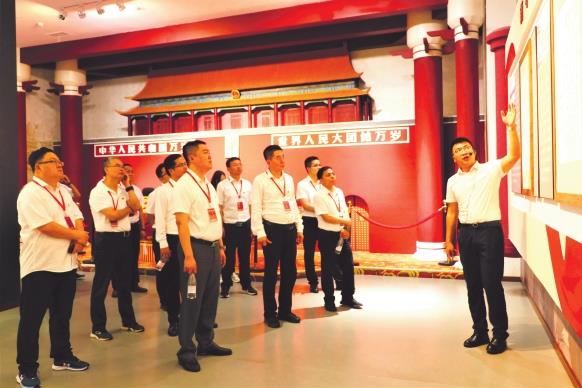 中鐵六局電務公司聯(lián)合業(yè)主和監(jiān)理單位舉行黨建聯(lián)建活動