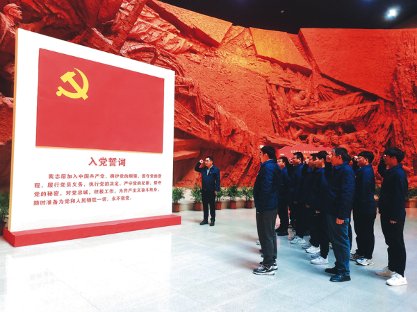 中鐵六局電務公司北京電力項目黨支部開展“賡續(xù)渡江精神 筑牢信仰之基”主題黨日活動